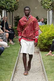 Chosen by creative director alessandro michele, the spring summer 2021 gucci epilogue collection is a further experimentation aimed at reversing traditional fashion rules and perspectives. Virtual Men S Fashion Week Milan Ss21 Wallpaper