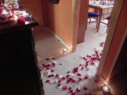 Ya no dije nada, y la solté, para luego comenzar a caminar y caminar por las calles de francia hasta que nos detuvimos en un restaurante muy elegante. Como Preparar Una Cena Romantica Decoracion Ideas Diy Y Consejos Espaciohogar Com