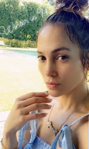 Jennifer lopez inglot discover the jlo jennifer lopez without makeup you 15 amazing pictures of jennifer lopez without makeup styles at life 12 photos of jennifer lopez in no makeup j. Jennifer Lopez Goes Completely Makeup Free In Stunning Photos