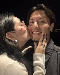 Yo siempre he dicho que para ser feliz solo necesitas amor y comer muy  rico, gracias a Dios yo tengo ambas💖💛