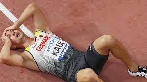 He won the gold medal in the decathlon at the 2019 world championships, becoming the youngest ever decathlon world champion. Leichtathletik Wm 2019 Zehnkampf Champion Kaul Und Seine Drohung An Die Konkurrenz Augsburger Allgemeine