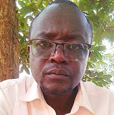 Leo nina kitendawili: Akitokea watu wote humuona......Jibu? Napeana airtime  ya 500 kwa the first 5 correct answer...Call me