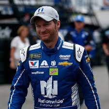 To retire from cup series competition following 2017 season. Dale Earnhardt Jr May Be Retiring But He S Still Open To Running Daytona 500 Sbnation Com