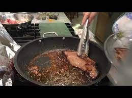 Brown ground beef with salt and pepper in. T Bone Steak A Minha Maneira Com Bastante Alho E Pimenta Malagueta Youtube Cooking Recipes Portuguese Recipes Brazilian Dishes
