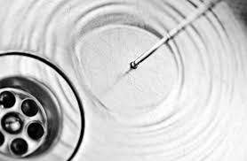 Abfluss Verstopft Diese Tricks Funktionieren Wirklich Abfluss Verstopft Hausmittel Abfluss Verstopfte Abflusse