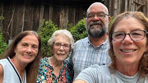 Ethridge Farm, Log Cabin Bed & Breakfast