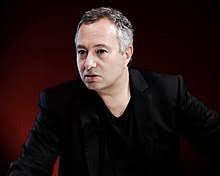 C'est la nouvelle voix de la revue de presse de france inter. Claude Askolovitch Wikipedia