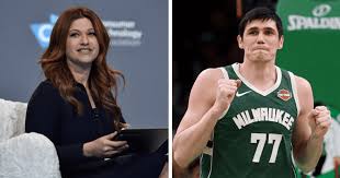 Host of #espn's the jump, weekdays 3p et/12p pt. Is7nhf2p0adq M