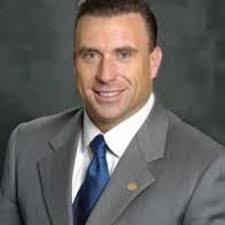 Stream Dwight Dillon Seminario music