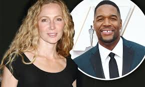 She is living happily with her two children and even goes on vacation. Michael Strahan S Ex Wife Arrested For Violating Her Ex Girlfriend S Protective Order Daily Mail Online