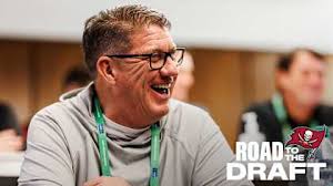 Bucs Sign LB Devante Bond