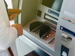 The shopper gets a voucher for the they use the voucher to make the payment at an atm with a debit card, or using online banking. Caixas Automaticas Afinal Qual E A Diferenca Entre Atm E Multibanco
