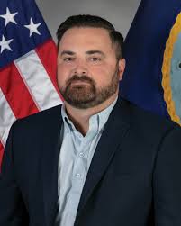 ✨ NAVSUP's Bryan Fossi wins AI Honor Award ✨ Fossi's forward-thinking  vision and technical acumen were instrumental in successfully delivering  NAVSUP's first-ever cloud-based, AI-powered chatbot and virtual assistant.  His unwavering dedication, creative