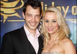 Élodie gossuin is a french beauty pageant title holder and television personality. Dals 8 Elodie Gossuin Qui Est Bertrand Le Pere De Ses 4 Enfants Elle