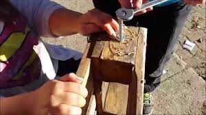 Gekennzeichnete europaletten, generell besser geeignet für den eigenbau. Diy Hollywood Schaukel Aus Einem Pallet Youtube