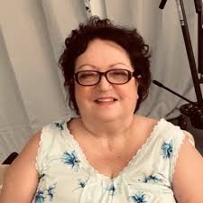 Linda Gipe's Instagram, Twitter & Facebook