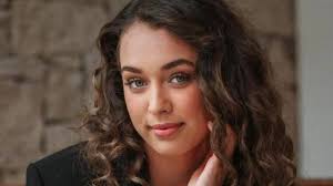 Sandra Bak : Qui est cette nouvelle pépite élue Miss Corse 2023 ?