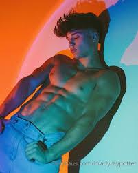 4 célèbres Tiktokers gay se lâchent sur OnlyFans ! — Minets Gays