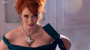 In fact, it's good to mix it up and showcase all different hair colours, like these beautiful red irish locks! 2896776 1920x1080 Women Redhead Blue Eyes Face Looking At Viewer Christina Hendricks Bare Shoulders Actress Necklace Dress Blue Dress Wallpaper Jpg 241 Kb Cool Wallpapers For Me