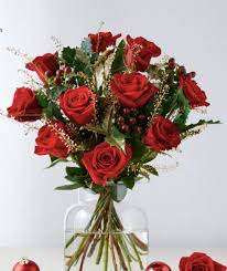Looking to surprise someone with a christmas bouquet or decorate your home with a christmas wreath ? 17 Christmas Flowers To Buy 2020 Christmas Flowers Delivery