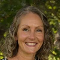 Toni Dick's Instagram, Twitter & Facebook