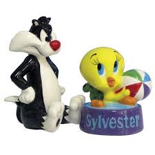 Tweety Bird Salt And Pepper Shakers Westland Giftware Looney Tunes Magnetic Tweety In Sylvester S Bowl Salt And Pepper Shaker Stuffed Peppers Salt Pepper Shakers Salt And Pepper Shaker