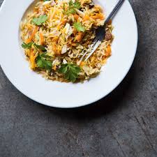 Pilaf A La Dinde Aux Saveurs Indiennes Ricardo Recipe In 2020 Turkey Spices Indian Spices Indian Food Recipes