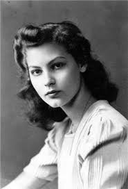 A Young Ava Gardner (1934) Ava Gardner was born in rural North Carolina,  just outside of Smithfield. Her parents were tobacco farmers and she was  the youngest of seven children. #avagardner #vintagehollywoodnouveau