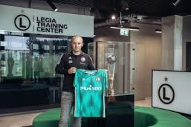 Legia warszawa, known in english as legia warsaw, is a professional football club based in warsaw, poland. Plus500 Becomes Front Of Shirt Sponsor For Legia Warsaw Fc Fx News Group