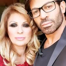 A quanto pare, infatti, vige al momento tra i vip l'ultima tendenza di. Gianni Sperti Di Uomini E Donne Esprime La Sua Opinione Su Tina Cipollari E Gemma Galgani Spettegolando