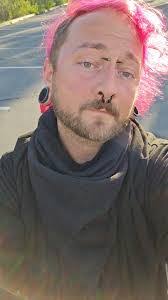 Alan Viveros's Instagram, Twitter & Facebook