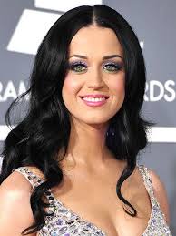 Katy Perry Knows That Candy Colored Eyeshadow Perfectly Complements A Bubble Gum Lip Color Try Stila Lon Celebrity Eye Makeup Katy Perry Makeup Katy Perry Hot
