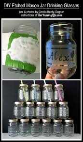 Diy Etched Mason Jar Drinking Glasses These Were Made For A Bachelorette Party Trucs Et Astuces Bricolage Et Loisirs Creatifs Et Bocaux En Verre