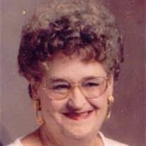 Maxine Honeycutt's Instagram, Twitter & Facebook