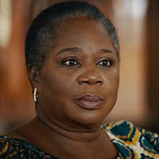I saw the video of Onyeka Onwenu taking a deep breath before entering the  event venue where she last performed. Her body was probably tired but she  showed up regardless as an