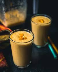 The spinach will just add some extra vitamins and minerals, without sacrificing taste. The Best Mango Banana Smoothie Simmer To Slimmer