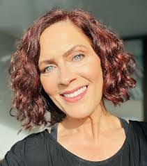 Vanessa Marshall's Instagram, Twitter & Facebook