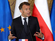 Emmanuel Macron qualifie le blocage du détroit d'Ormuz d'"erreur des deux côtés" - France 24
