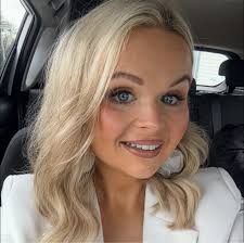 Emily Gibbons Makeup