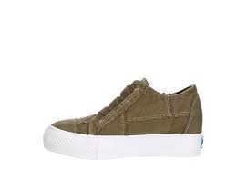 Dip a toothbrush or small cleaning brush into the mixture and begin to clean shoes by using circular motions. Dark Grey Blowfish Womens Mamba Hidden Wedge Sneaker Casual Off Broadway Shoes