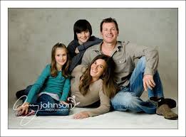 Four Person Mom Awkwardly Layingon The Floor Poses Family Posing Model Poses