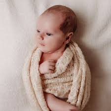 My first baby boy milk bath set up 😍 Eli was the most perfect model and  big sister Paige was a great helper. @mrs.leah.whitten #familyphotography  #milkbath #cakesmash #NIphotographer #firstbirthdayshoot #sittersession  #homecomfortssession