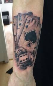 Tatuaje Antebrazo Geometrico Tatuaje Cartas Tatuajes De Poker Tatuaje De Ironman