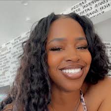 Sandra Bullock told Tracy Smith everyone should work as a waitress at some  point, arguing that if you can handle the chaos of serving tables during a  busy happy hour, “you can