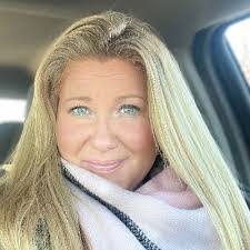 Jenn Peden's Instagram, Twitter & Facebook