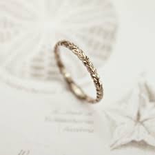 18ct White Gold 2mm Laurel Leaf Carved Ring Pretty Rings Jewelry