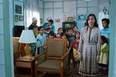 (2016) a berusia 10 tahun, gadis yatim balqis memiliki kemampuan unik untuk berkomunikasi dengan klik tombol di bawah ini untuk pergi ke halaman website download film upin dan ipin: Upin Dan Ipin Jeng Jeng Jeng Movie Release Showtimes Trailer Cinema Online