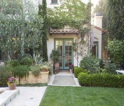 Like The Colors Here Gorgeous Landscape Love Santa Barbara Style Spanish Style Homes Spanish Exterior Spanish Style