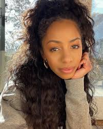 We don't care if her name Pernessa, Paprika, Panama, Paralysis, Parmesan,  Panoramic, Ponderosa, Penelope, Persuasion, Pecipitation; Pronunciation,  Presentation….Give this woman more screen time, cause she is a dime. Oh by  the way,