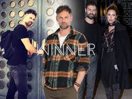 Οι τέσσερις φιναλίστ που είχαν περάσει στον τελικό της φάρμας ήταν ο βασίλης θεοδωρόπουλος, ο κωνσταντίνος μακρής (ντούπης), ο κώστας γκρέκας και η κυριακή κατσογρεσάκη. H Farma Kwstas Gkrekas O Nikhths Toy Megaloy Telikoy To Montelingk O Gamos Me Thn Elena Bazoyra Kai To Podosfairo